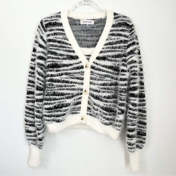Willow & Wind 2 pc Sweater Set Eyelash Zebra Striped Women’s Size M - Picture 1 of 10